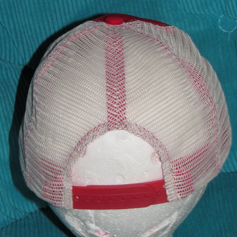 BUC-EEs Trucker Hat Cap Snapback Red Mesh Back Beaver Logo Adjustable 🌹 - Picture 2 of 3